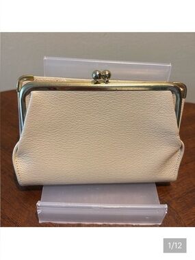 Antique Wallet Kisslock coin purse opens to zip pocket & Bill slot leather Cream